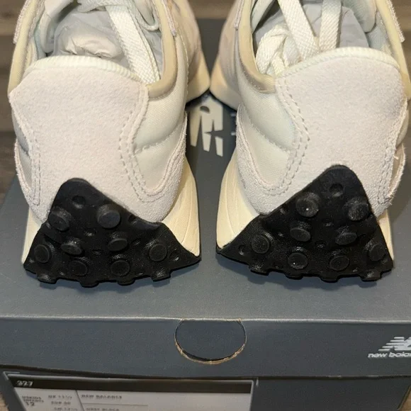 NWT’S NEW BALANCE 327 SILVER BIRCH & BLACK!TODDLER SIZE 12!